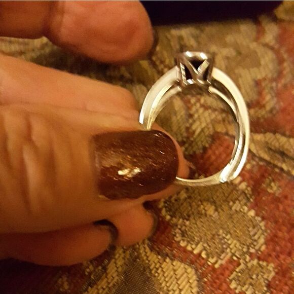 HELZBERG FACETED GARNET DONE IN 14K WHITE GOLD - Picture 3 of 4